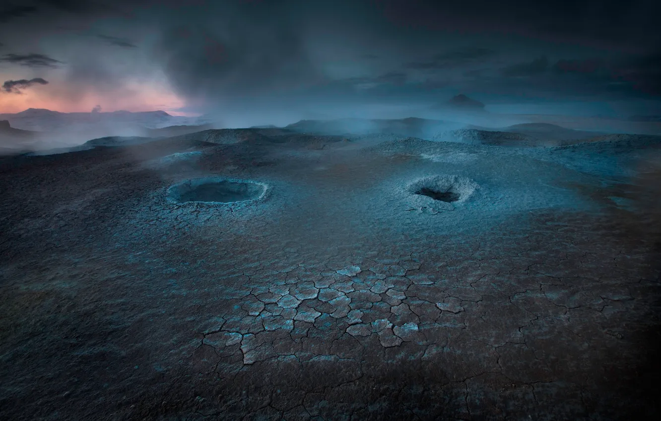 Photo wallpaper cracked, valley, geyser