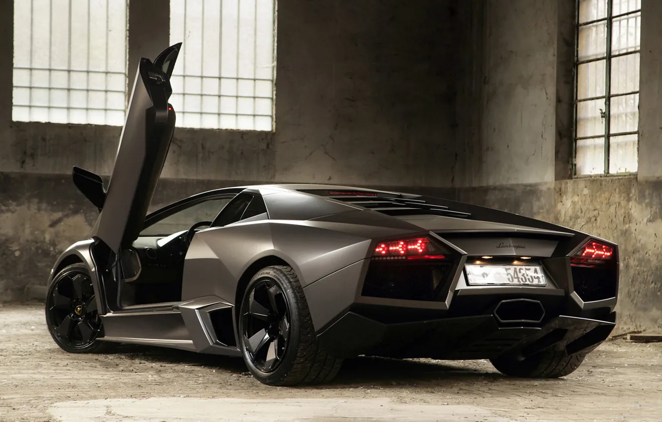 Photo wallpaper ass, Reventon, the door