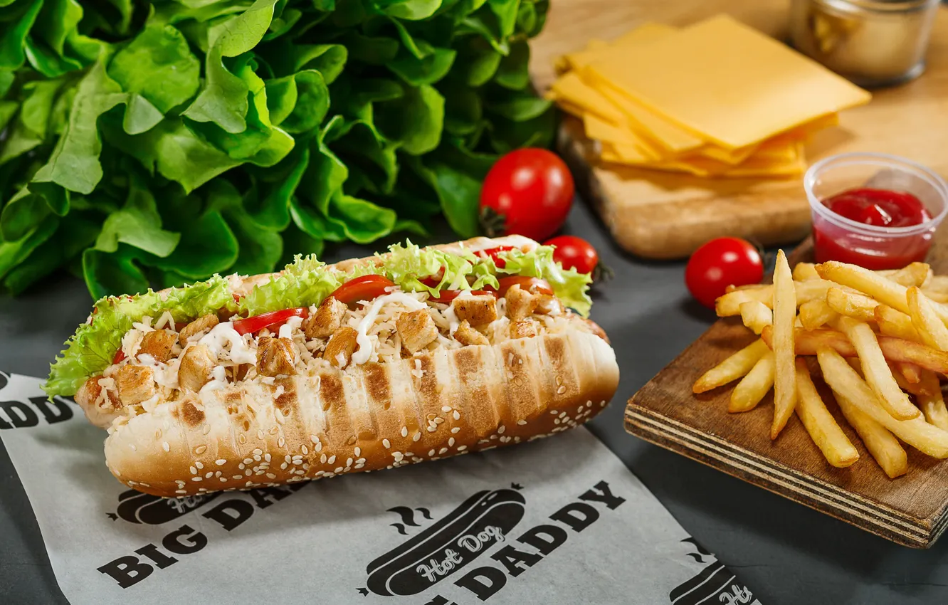 Photo wallpaper greens, tomatoes, sandwich, French fries