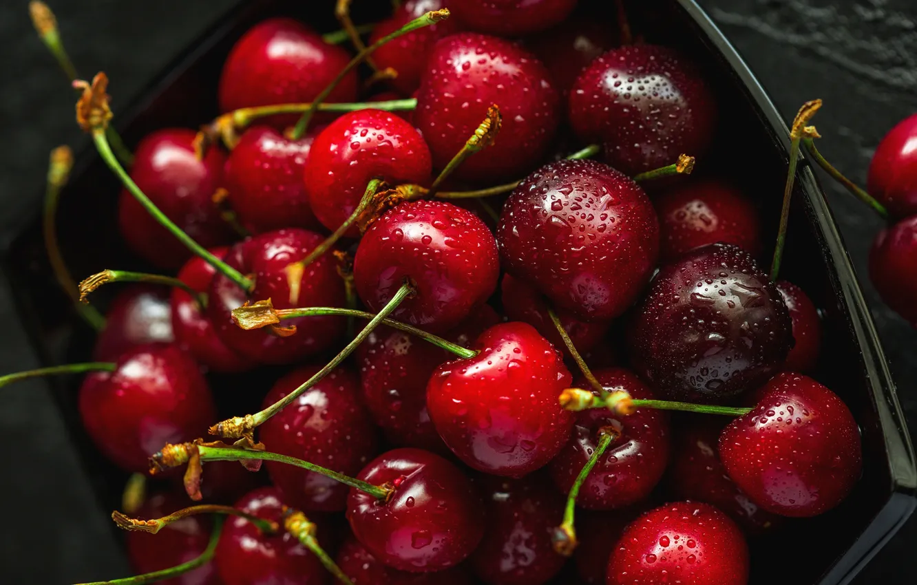 Photo wallpaper drops, red, cherry, berries, the dark background, box, food, harvest