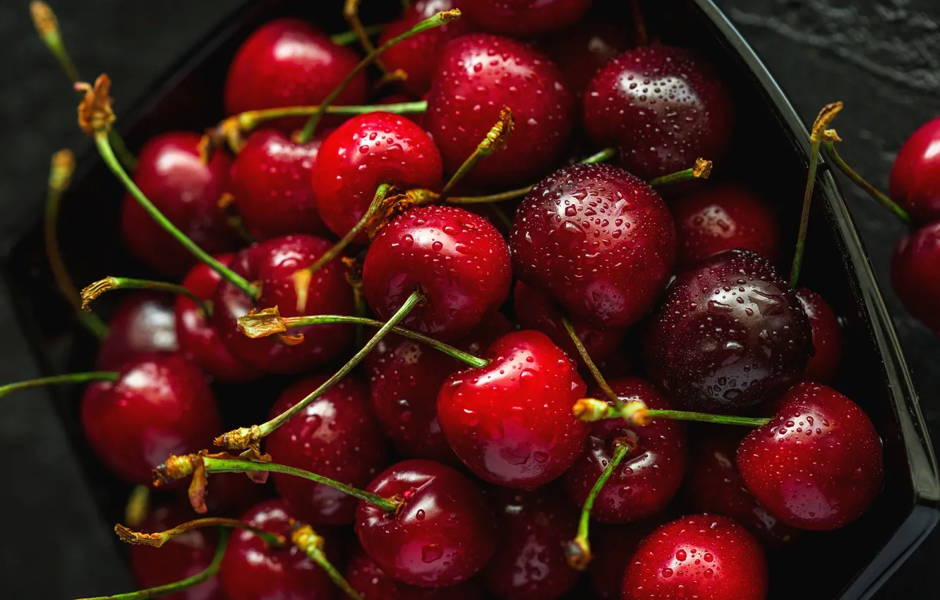 Photo wallpaper drops, cherry, berries, the dark background, box, food, harvest, container