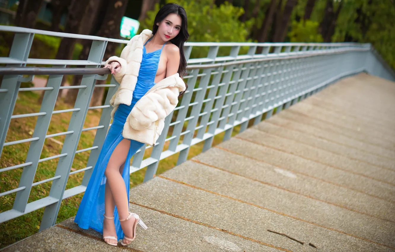 Photo wallpaper look, trees, sexy, pose, Park, model, portrait, makeup