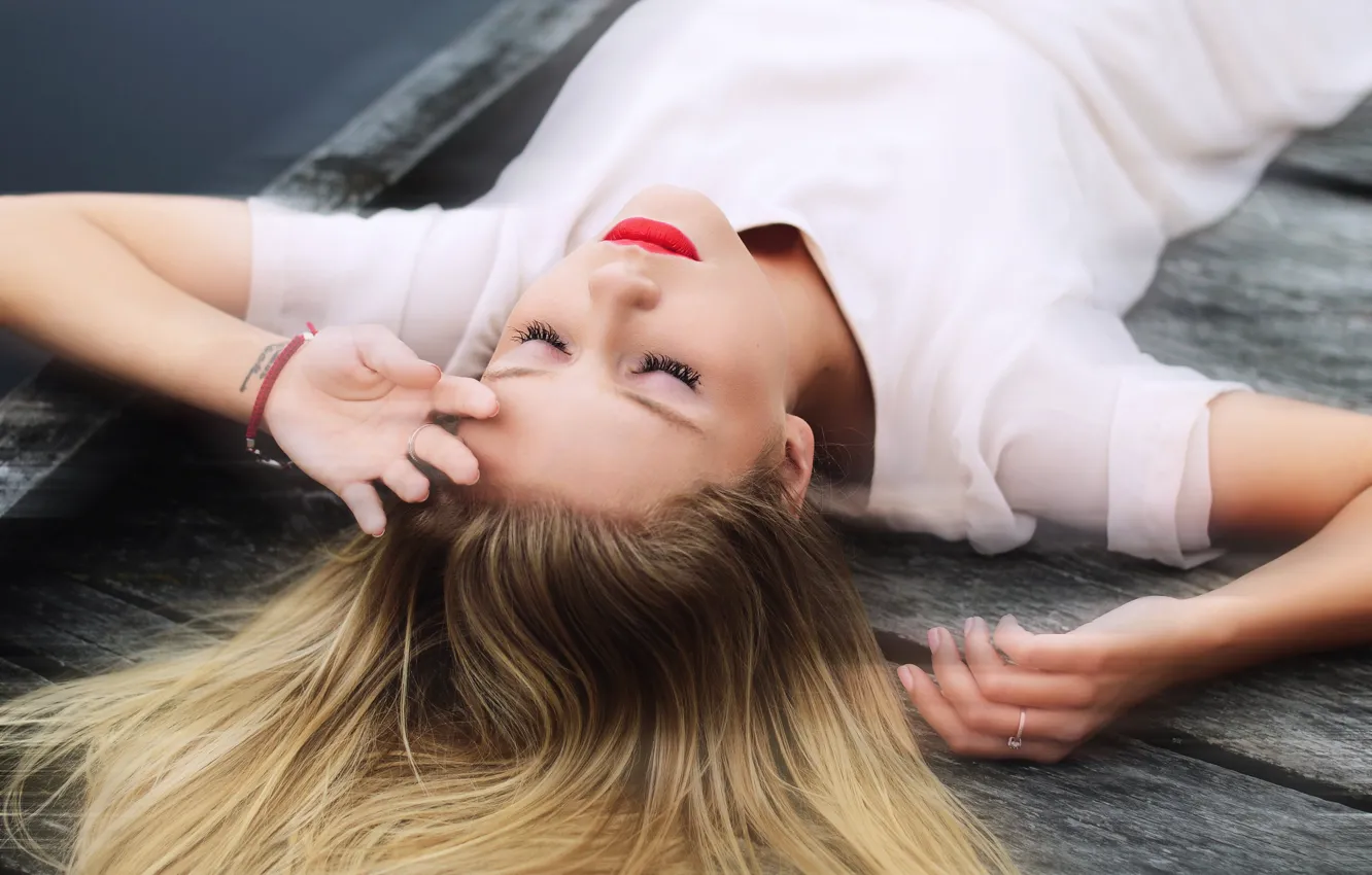 Photo wallpaper girl, face, pose, eyelashes, shore, Board, portrait, hands