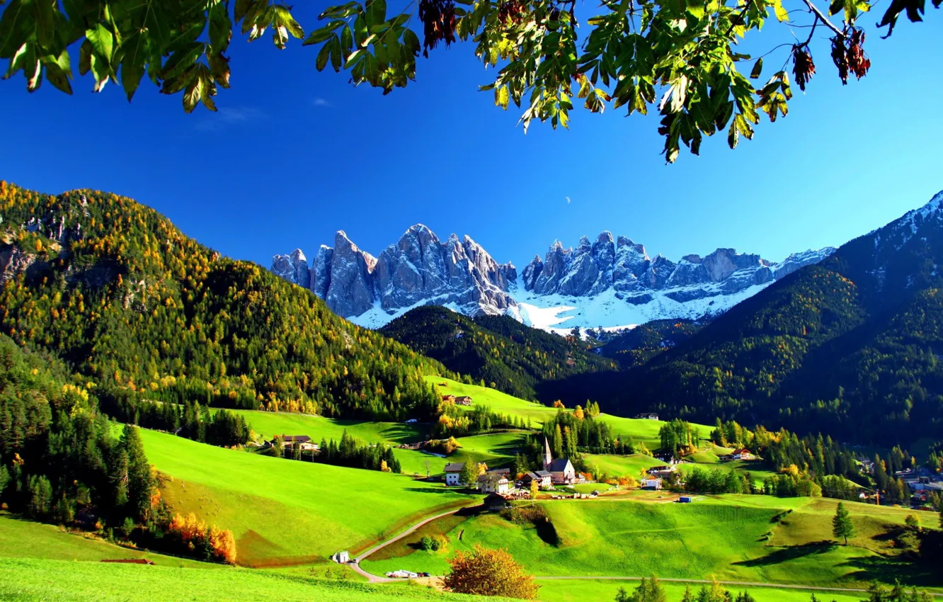 Photo wallpaper Green, Mountains, Small Houses