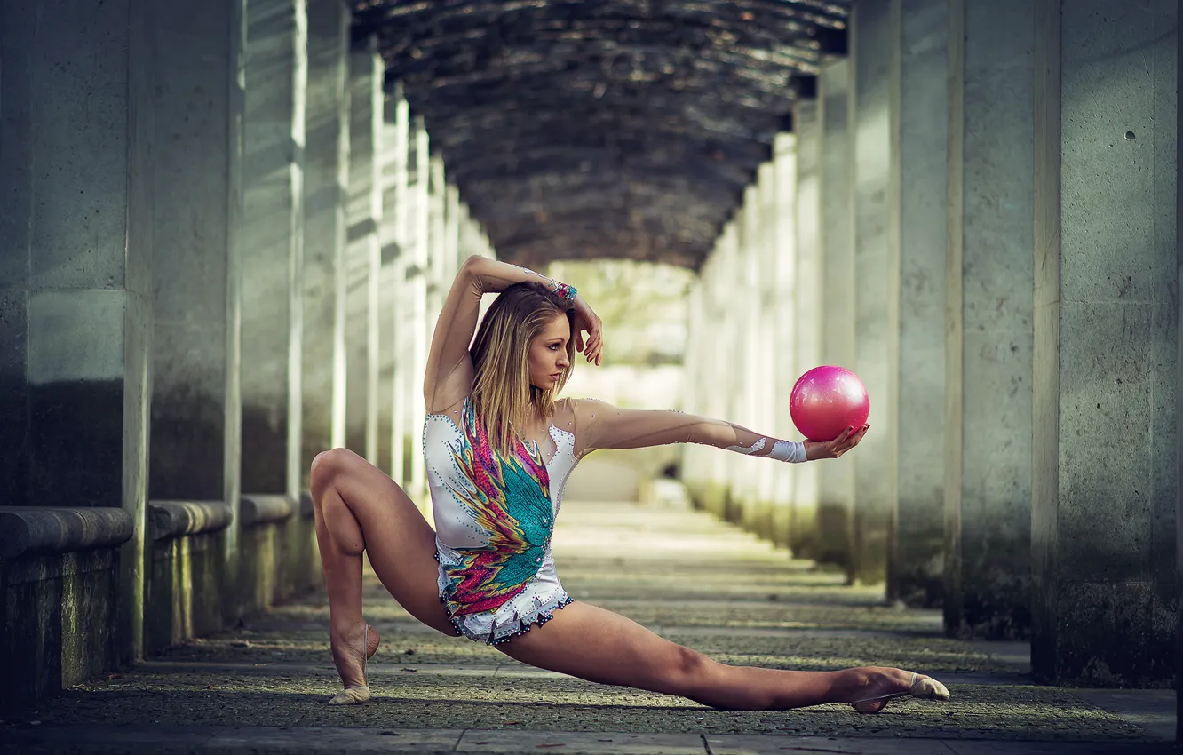 Photo wallpaper girl, pose, the ball