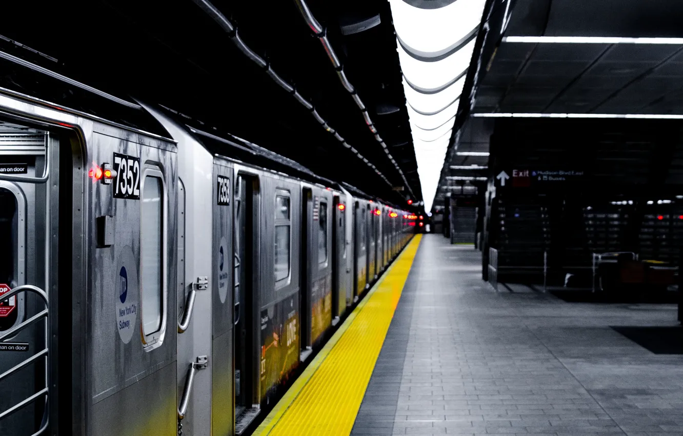 Photo wallpaper metro, train, station, subway