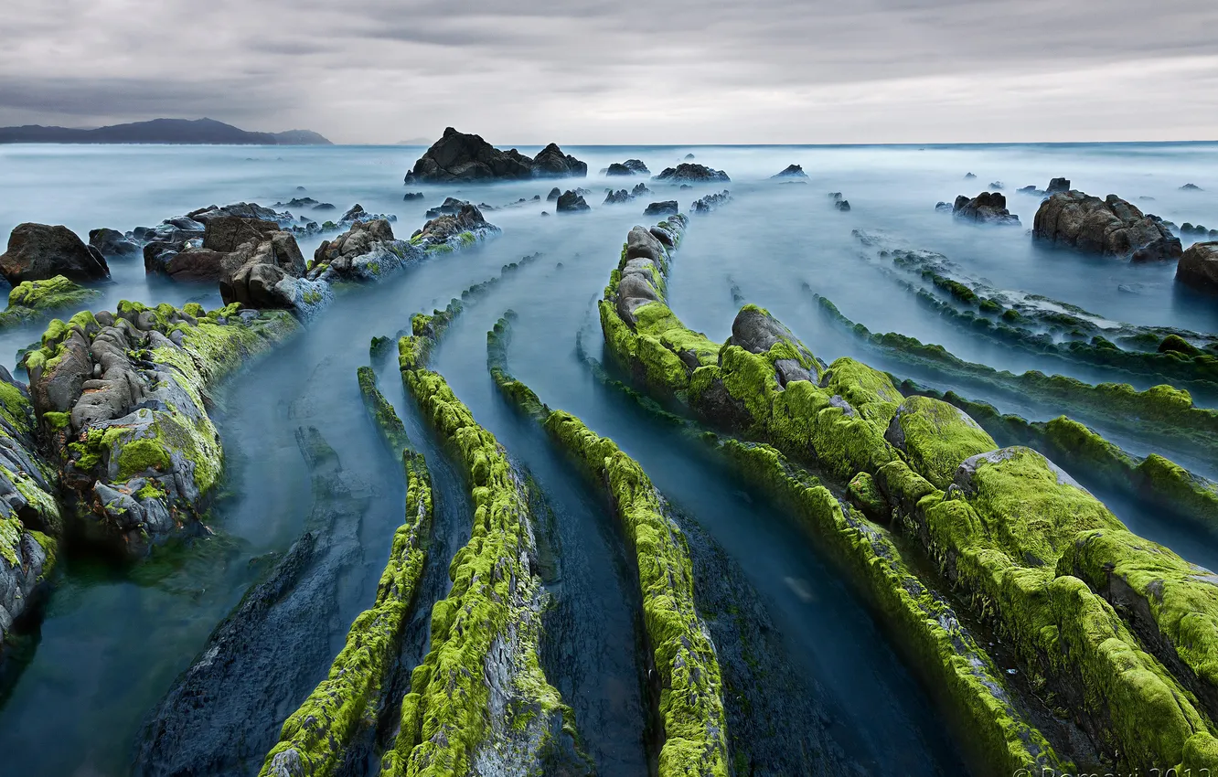 Photo wallpaper green, stones, rocks, Spain, The Atlantic ocean, The Bay of Biscay, Romavi Calahorra photography, Basque …