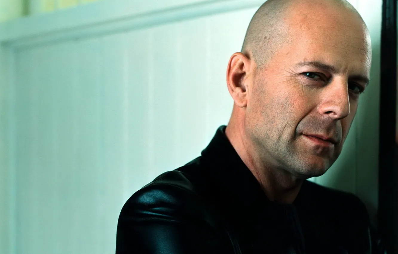 Photo wallpaper look, bald, Bruce Willis, bristles