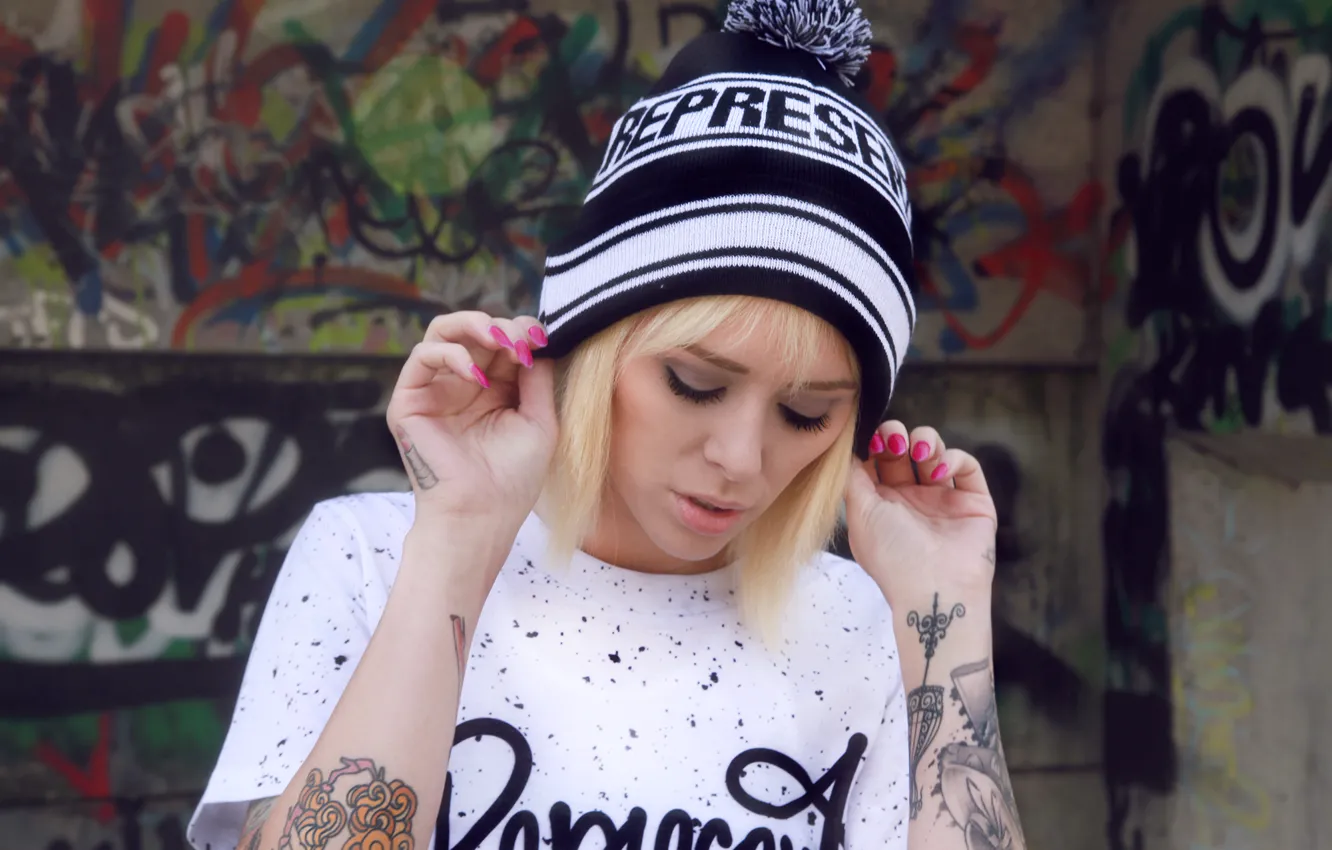 Photo wallpaper girl, graffiti, hat, woman, model, tattoo, blonde, tattoos
