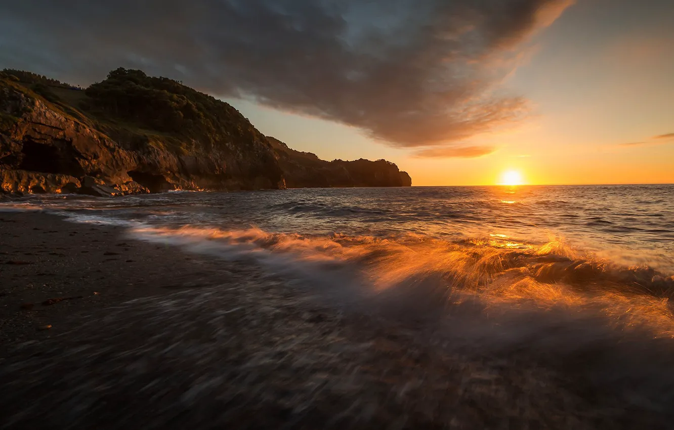 Photo wallpaper sea, sunset, squirt, rocks
