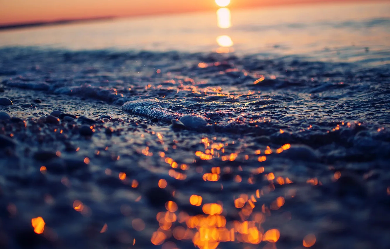 Photo wallpaper wet, sea, foam, macro, light, glare, heat