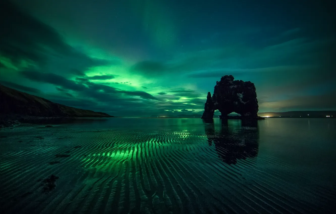 Photo wallpaper sea, beach, light, night, rocks, Northern lights