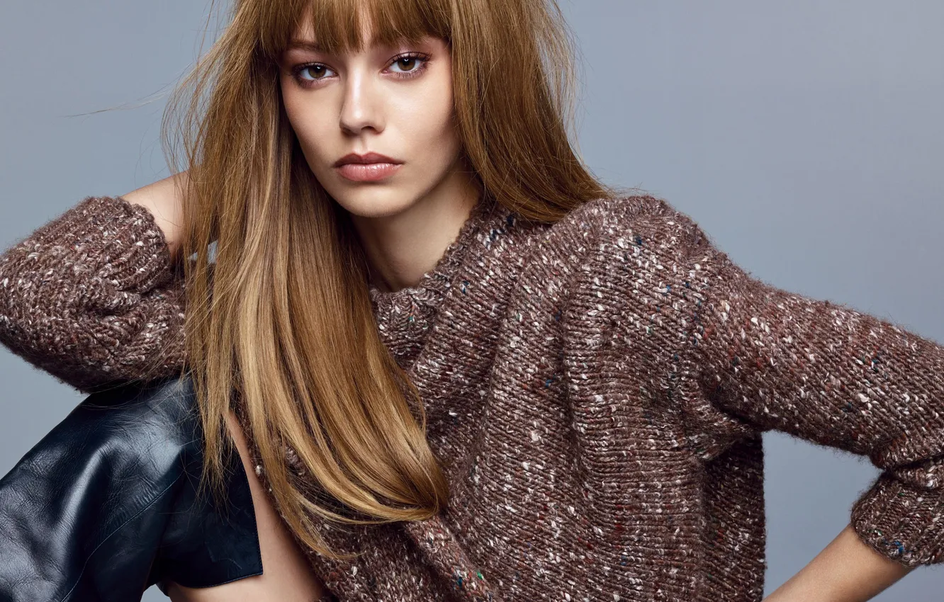 Photo wallpaper look, girl, model, hair, bangs, Ondria Hardin, Ondria Hardin