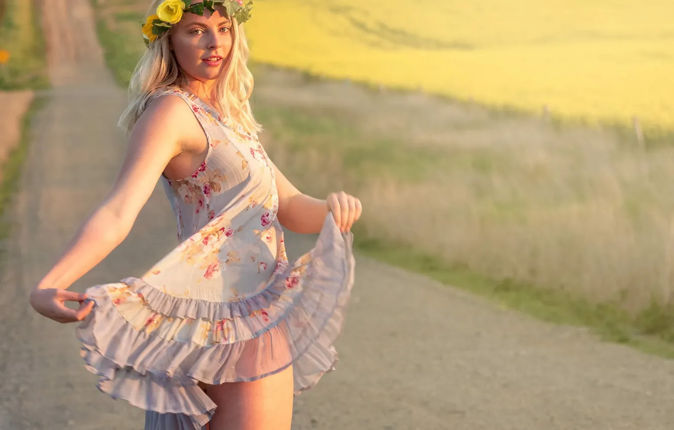 Photo wallpaper road, summer, dress, wreath