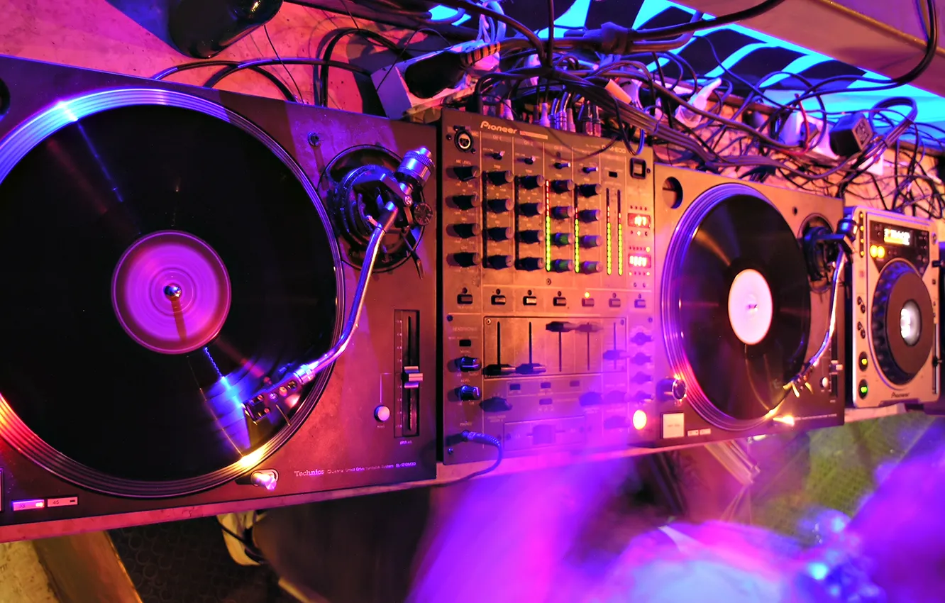 Photo wallpaper spinner, remote, record