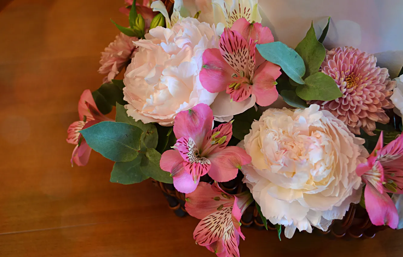 Photo wallpaper leaves, joy, flowers, table, holiday, Lily, bouquet, chrysanthemum