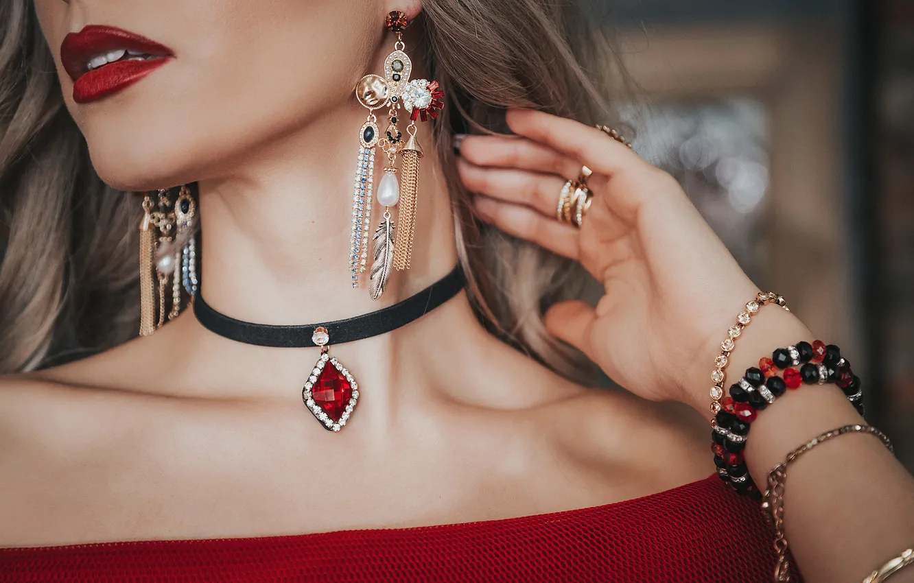 Photo wallpaper girl, decoration, face, earrings, lips, bracelet