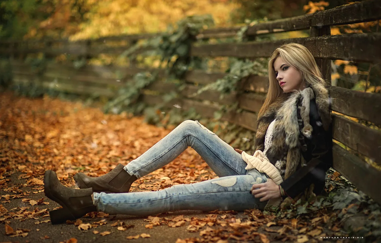 Photo wallpaper autumn, leaves, pose, Park, model, the fence, portrait, jeans