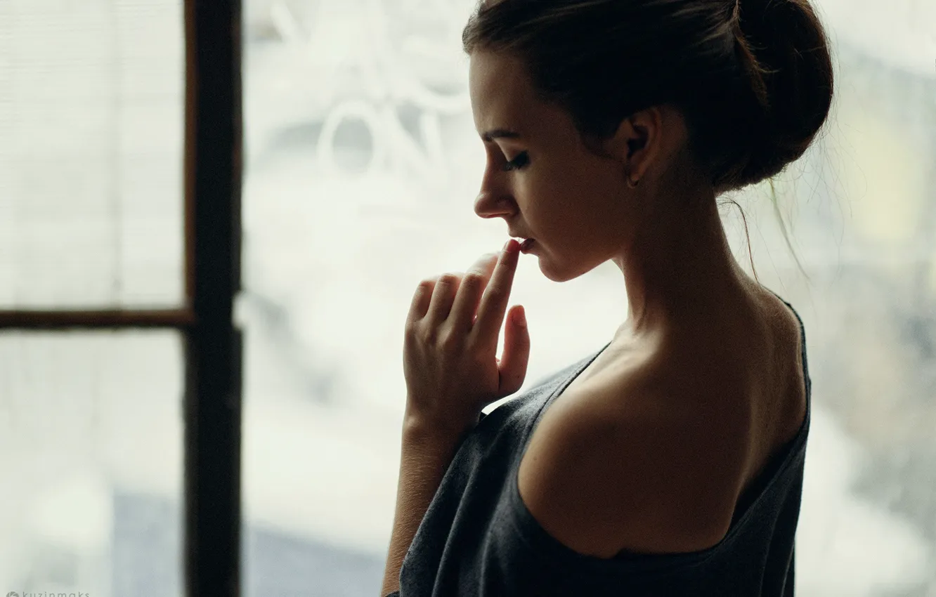 Photo wallpaper girl, photo, photographer, model, mood, bokeh, window, lips