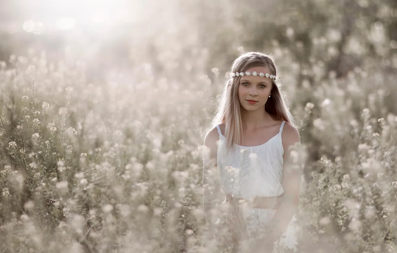 Photo wallpaper the sun, portrait, girl, wreath, bokeh, child