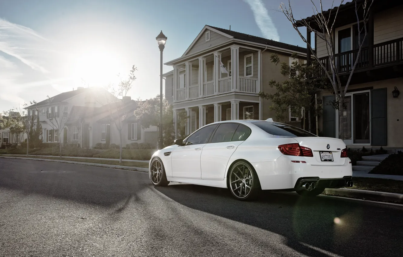 Photo wallpaper white, the sky, the sun, bmw, BMW, shadow, white, Blik