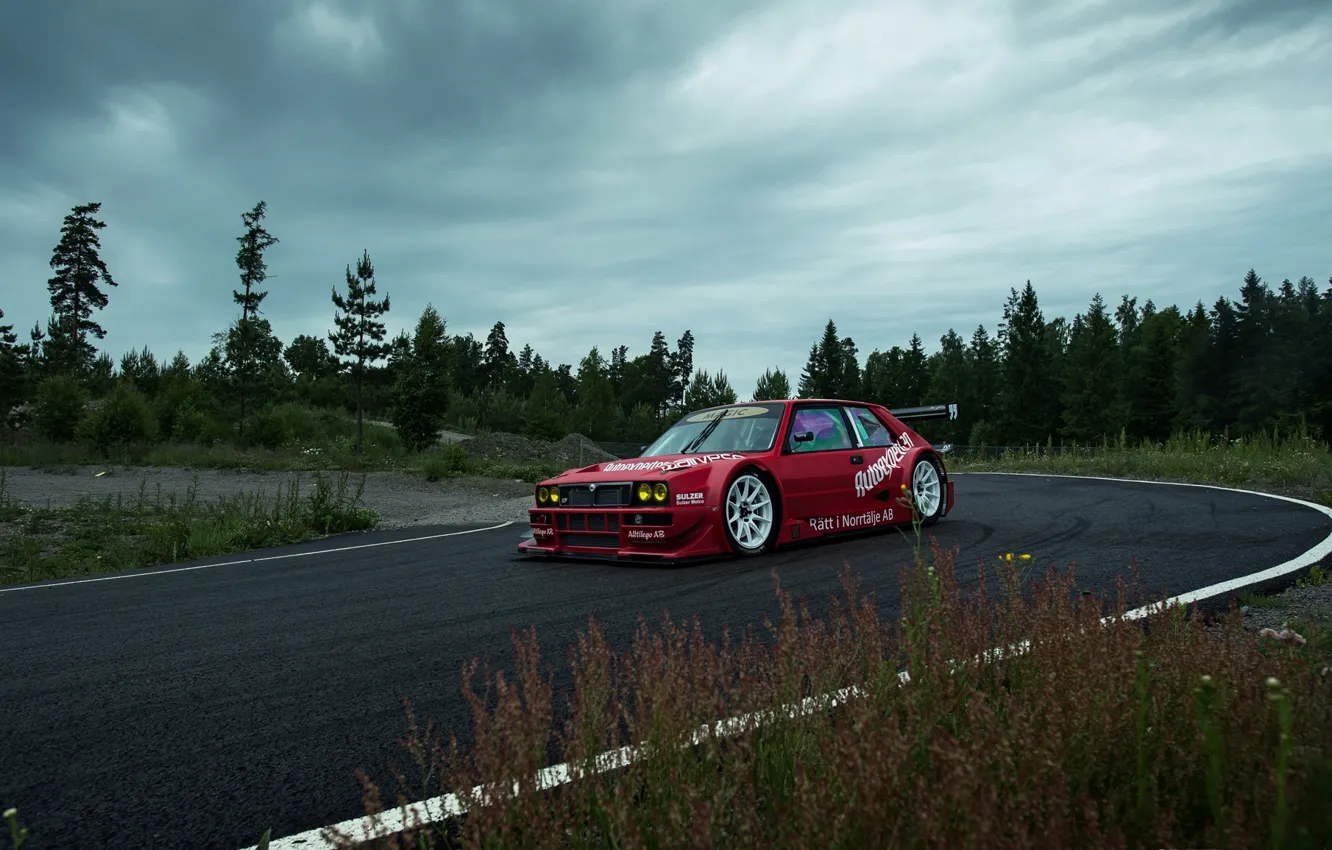 Photo wallpaper The sky, Forest, Track, Lancia, Delta, 1992, Cloudy, Shrubs