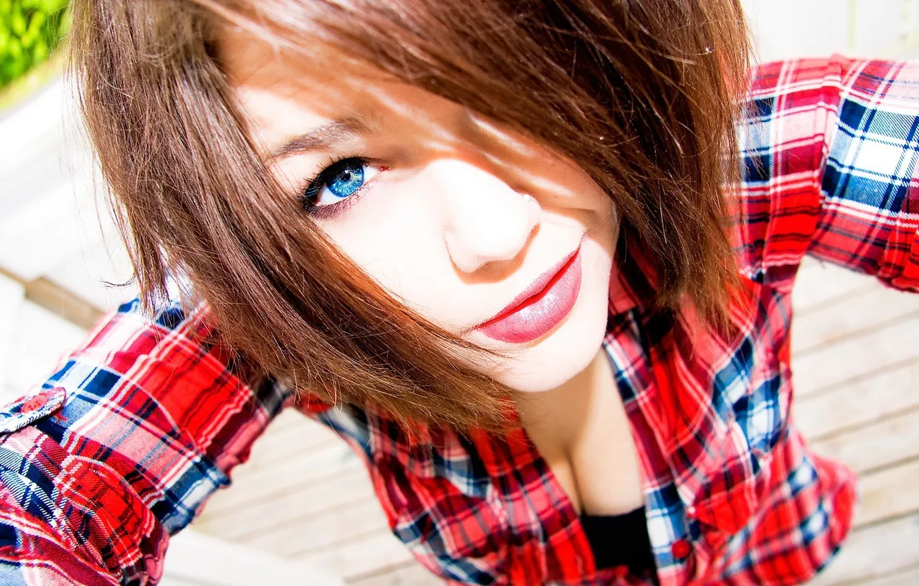 Photo wallpaper girl, brunette, blue eyes, Shirt in a cage.