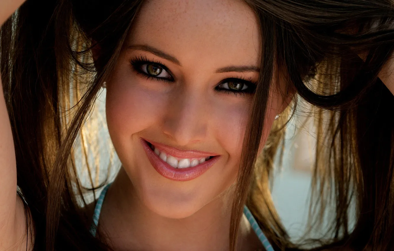 Photo wallpaper smile, freckles, brown hair, Erica Ellyson