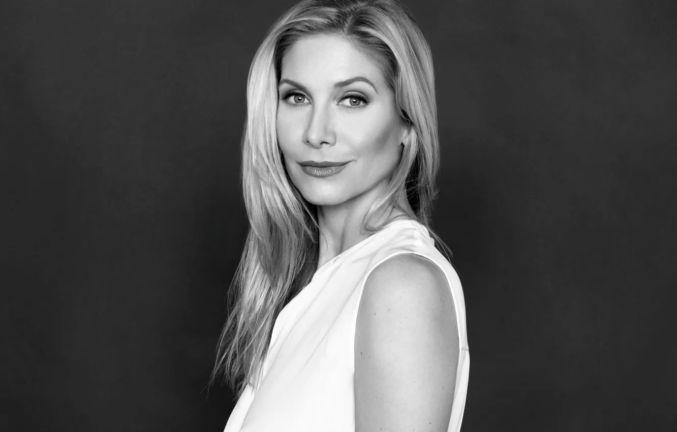 Photo wallpaper smile, actress, black and white, Elizabeth Mitchell