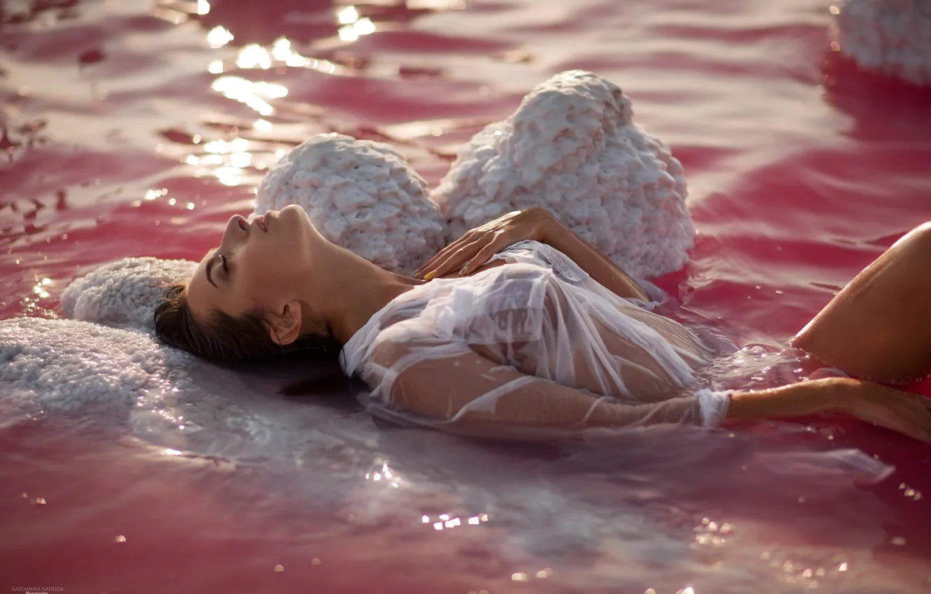 Photo wallpaper girl, pose, legs, salt lake