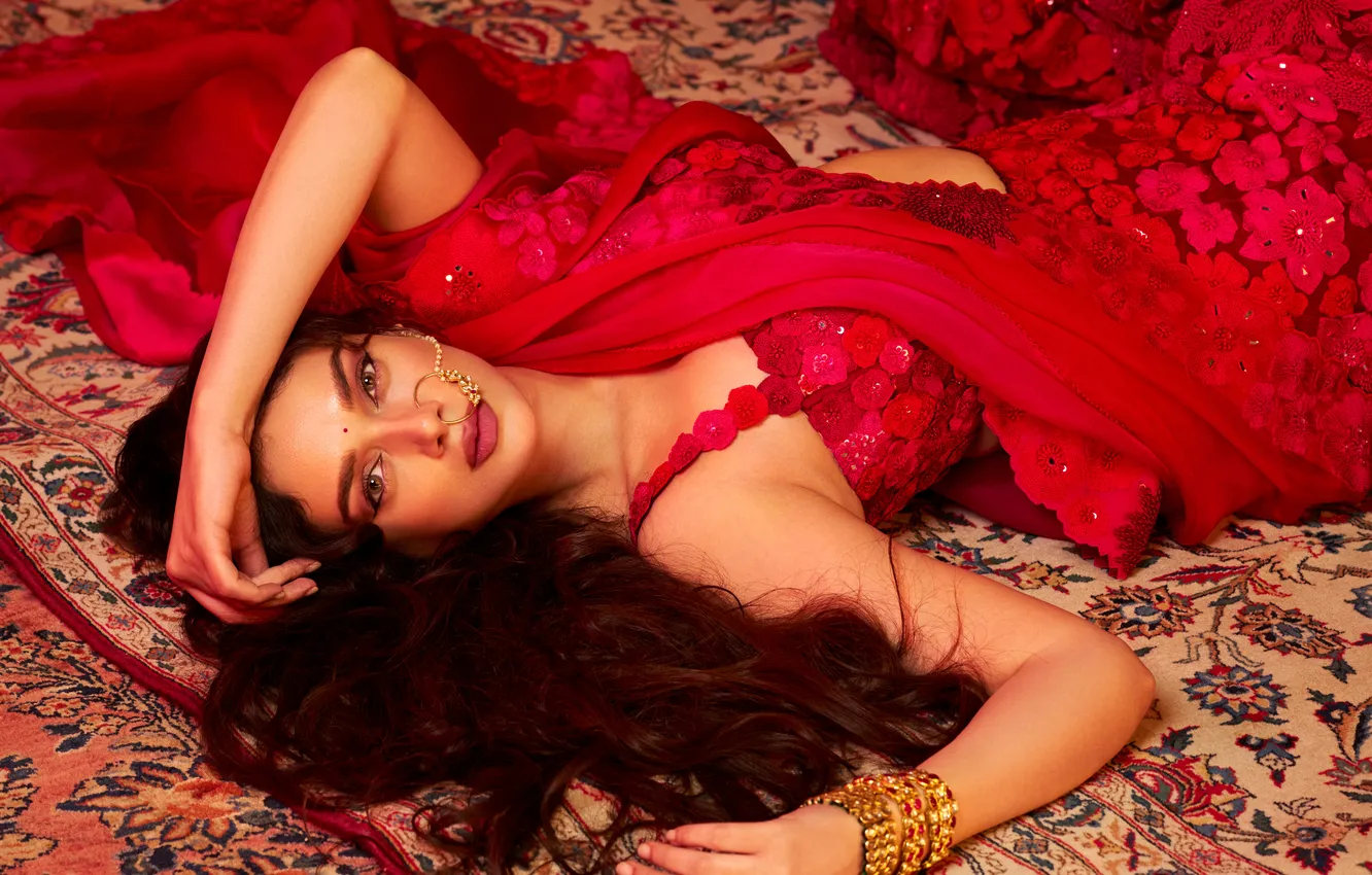 Photo wallpaper Aditi Rao Hydari, traditional, indian actress, Red aesthetic, Heeramandi