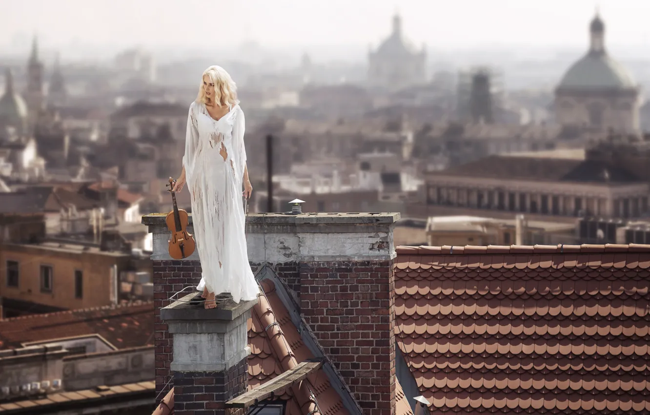 Photo wallpaper girl, the city, violin, home, barefoot, blonde, bow