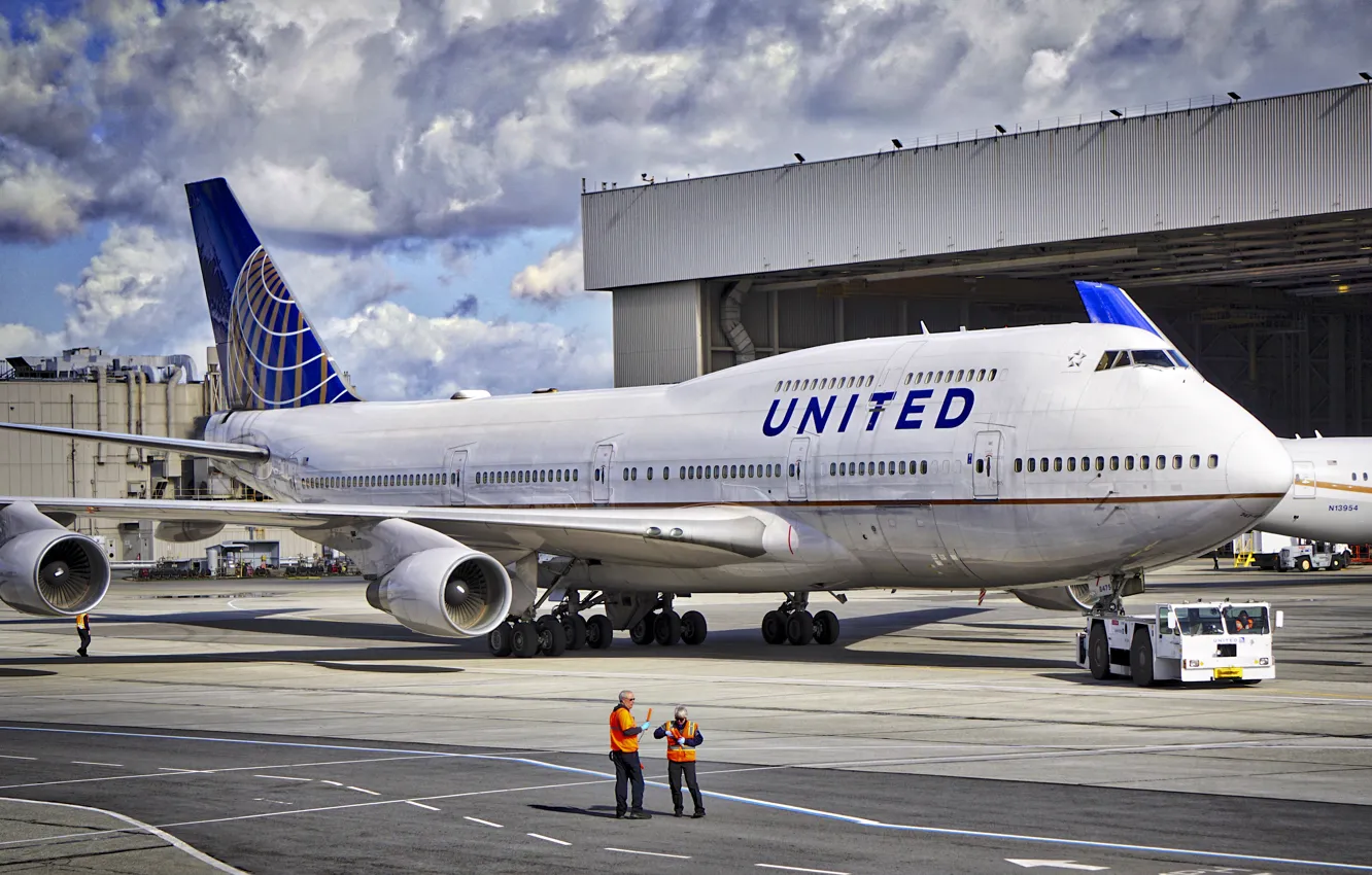 Photo wallpaper the sky, airport, Boeing, Boeing, united, B747, Б747