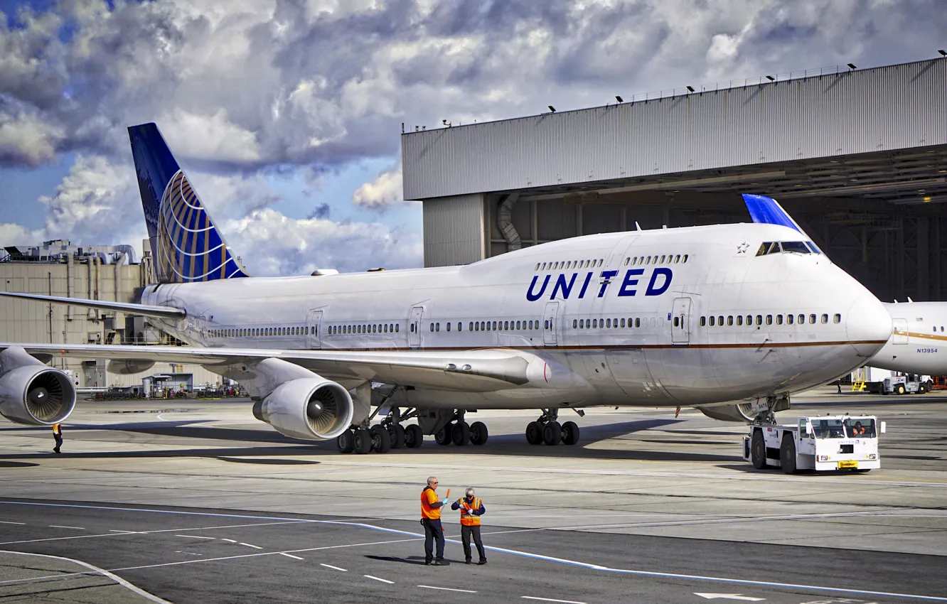 Photo wallpaper the sky, Airport, Boeing, Boeing, United, B747, Б747