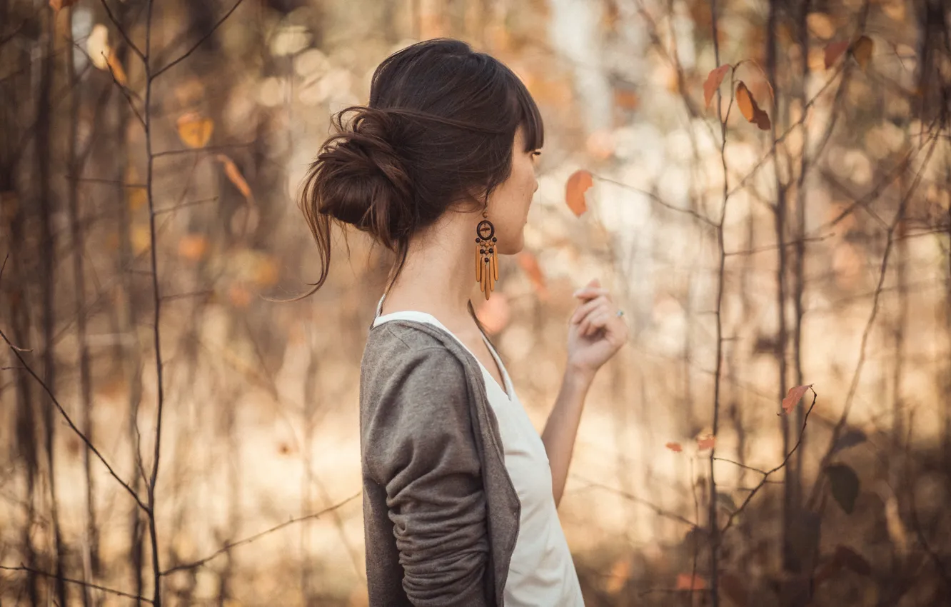 Photo wallpaper autumn, forest, leaves, girl, back