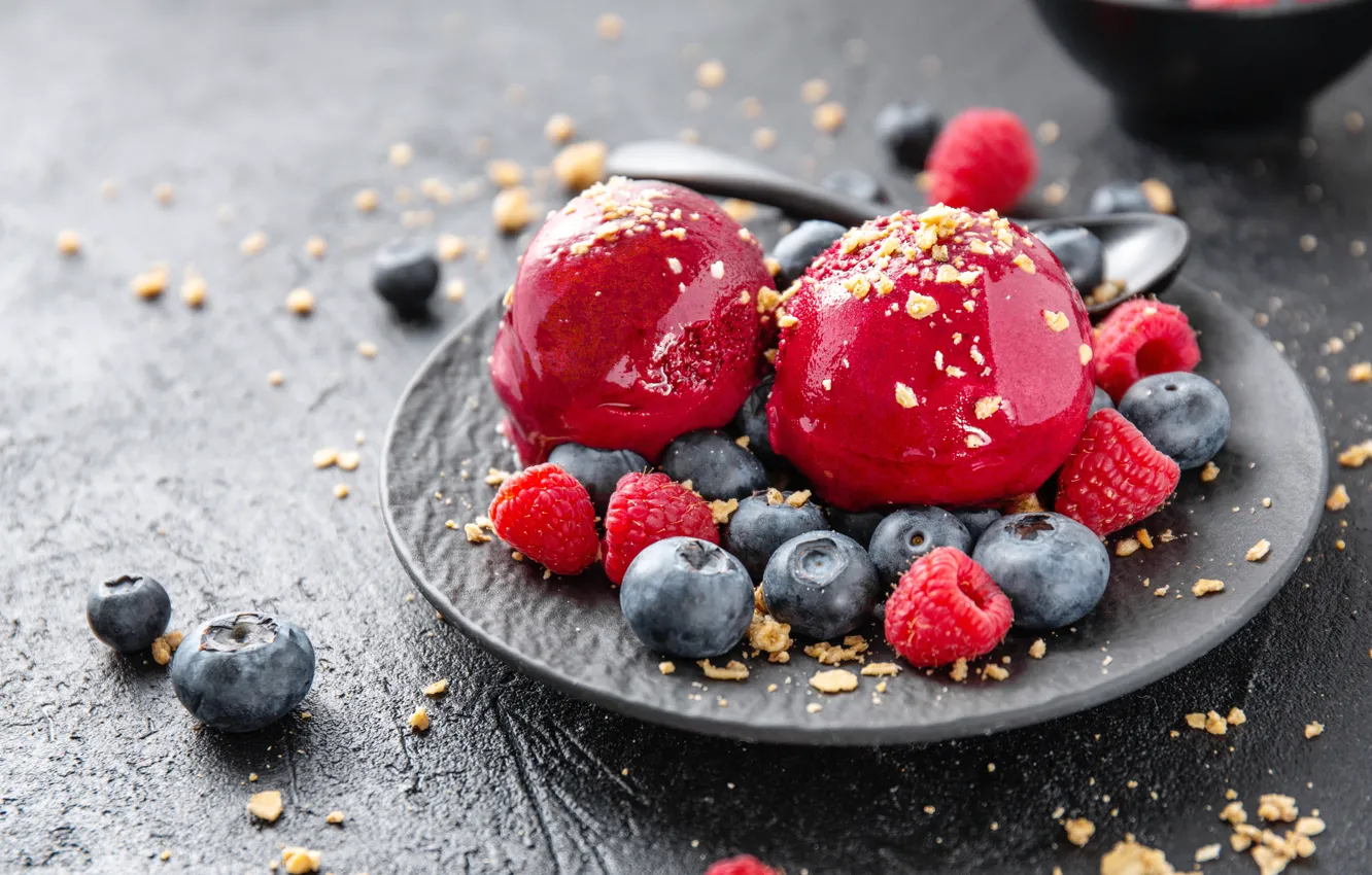 Photo wallpaper balls, berries, ice cream