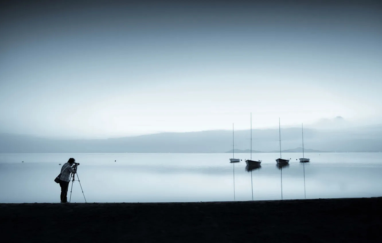 Photo wallpaper lake, boats, photographer