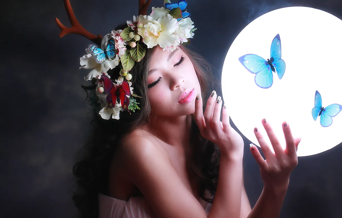 Photo wallpaper girl, light, butterfly, flowers, face, background, hair, round