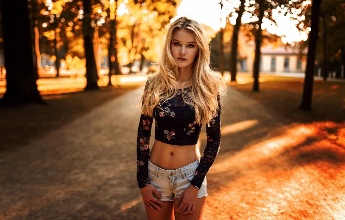 Photo wallpaper summer, look, girl, the city, street, model, makeup, blonde