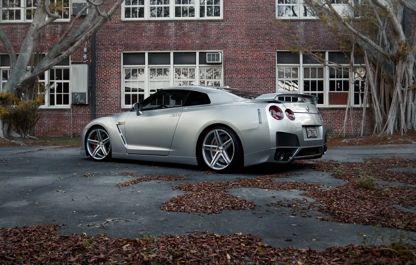 Photo wallpaper leaves, trees, the building, Windows, silver, nissan, rear view, Nissan