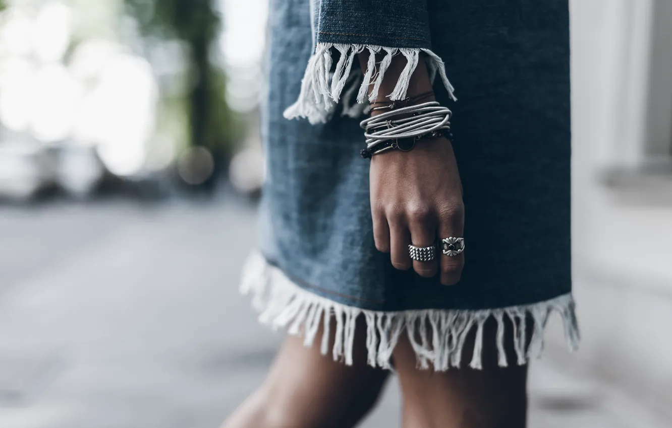 Photo wallpaper girl, hand, dress, ring, bracelets
