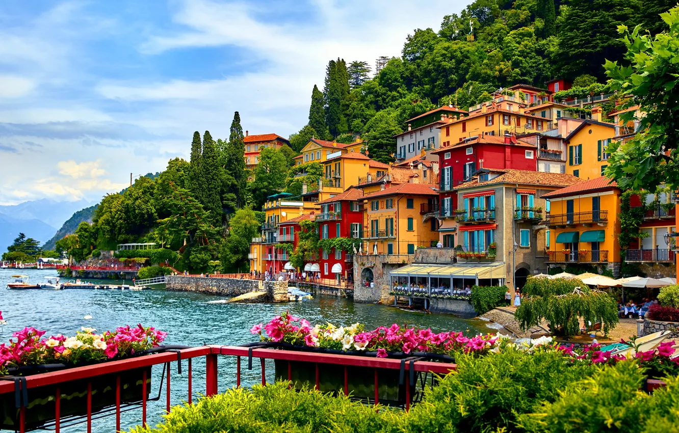 Photo wallpaper mountains, the city, home, Italy, promenade, lake Como, Lake Como, Varenna