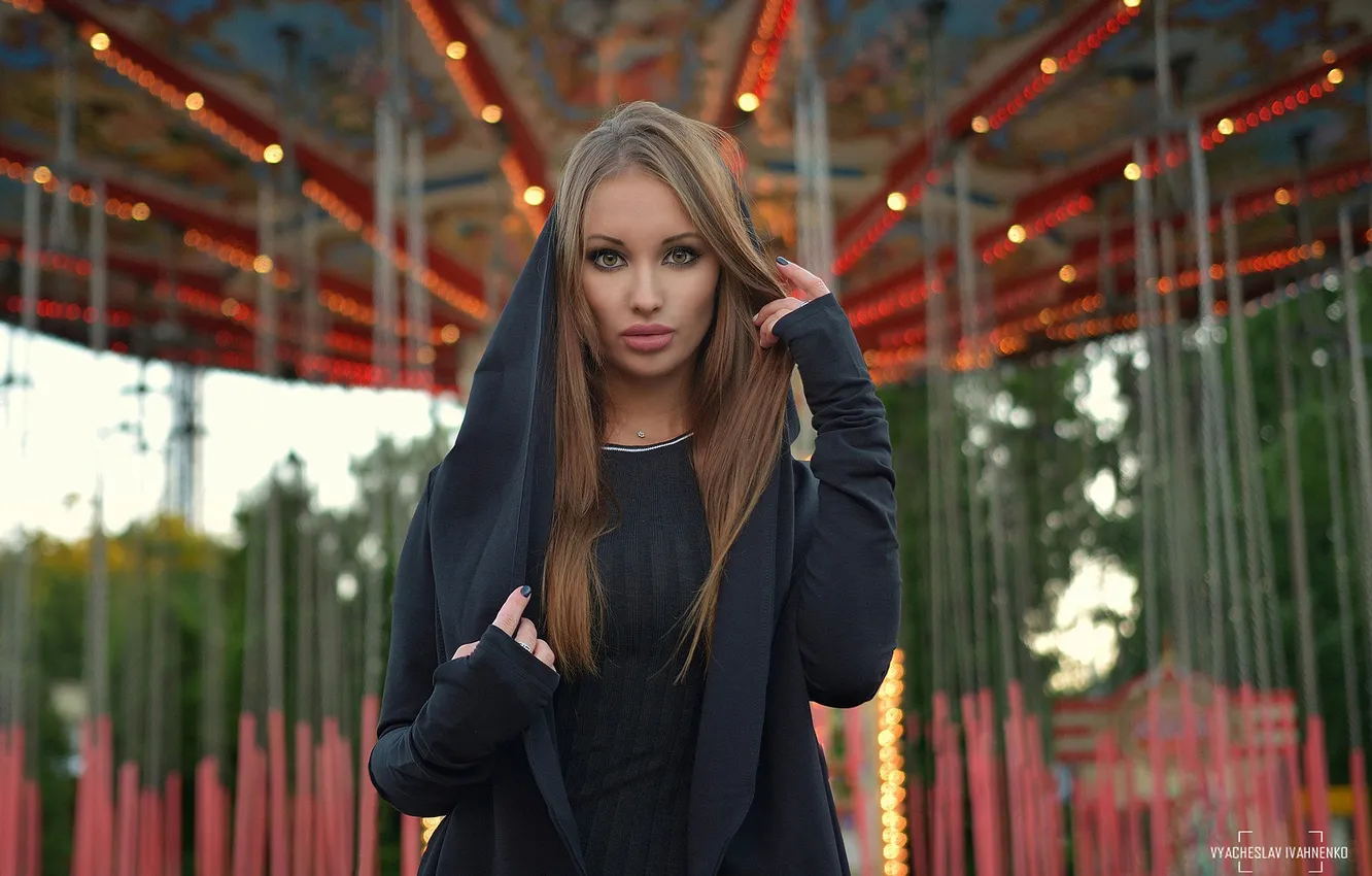 Photo wallpaper look, pose, background, model, portrait, hands, makeup, hairstyle