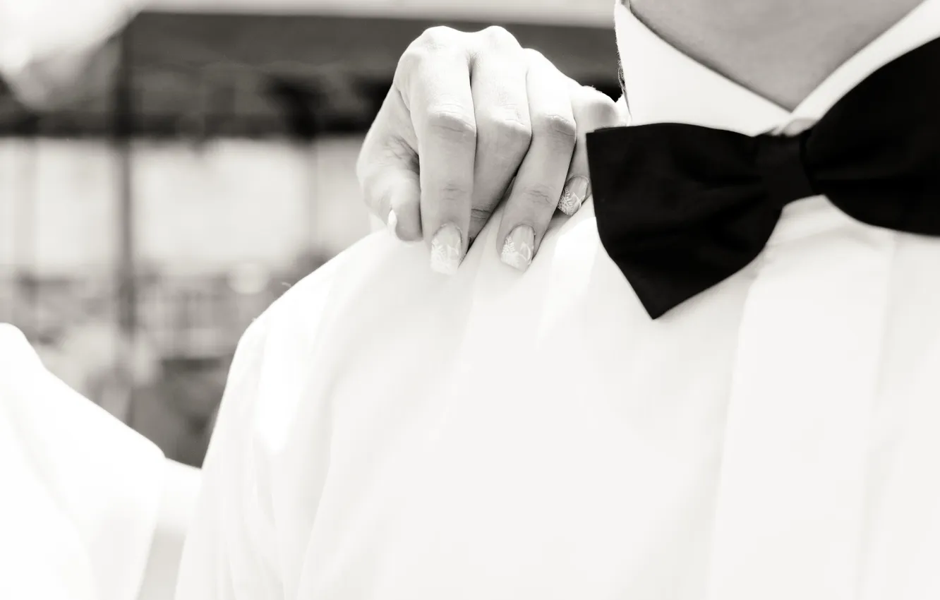 Photo wallpaper butterfly, hands, black and white, shirt, the groom, manicure