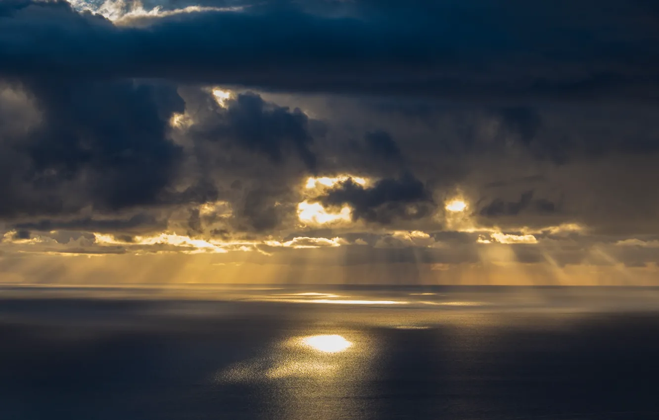 Photo wallpaper sea, clouds, the sun's rays