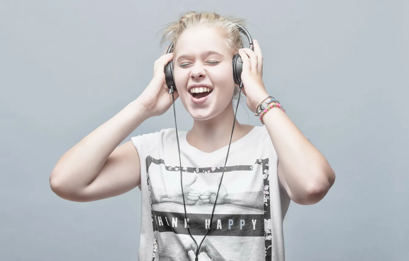 Photo wallpaper girl, music, headphones
