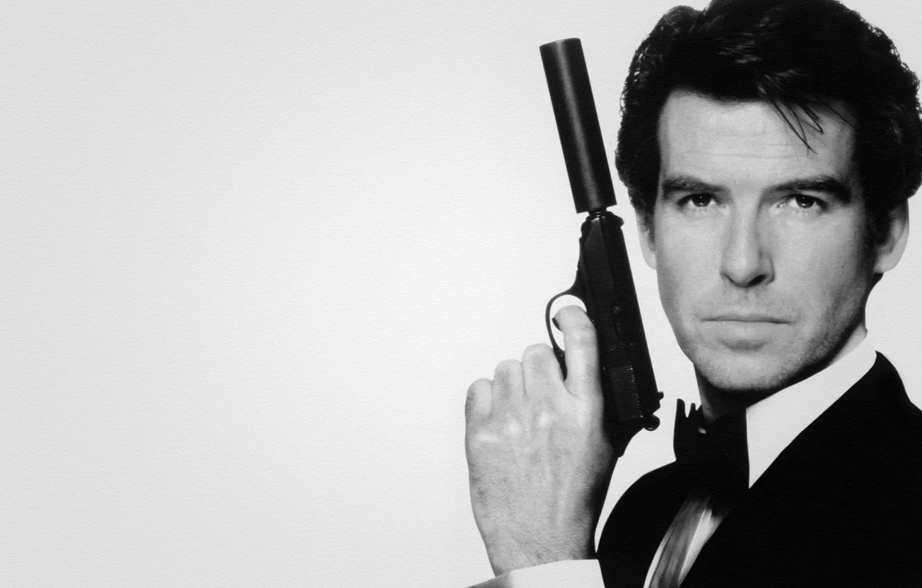 Photo wallpaper gun, 007, james bond, Pierce Brosnan, Pierce Brosnan, James bond