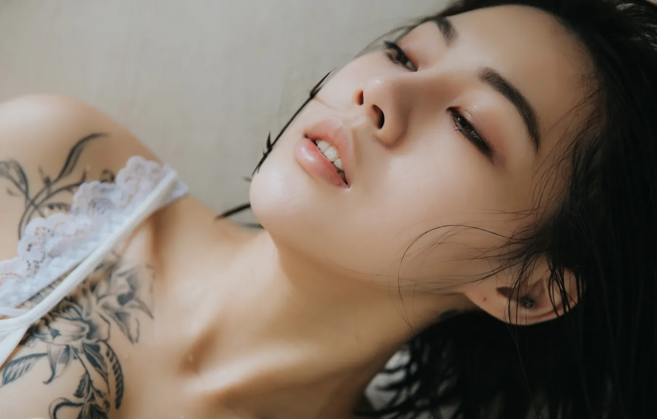 Photo wallpaper girl, face, hair, lips