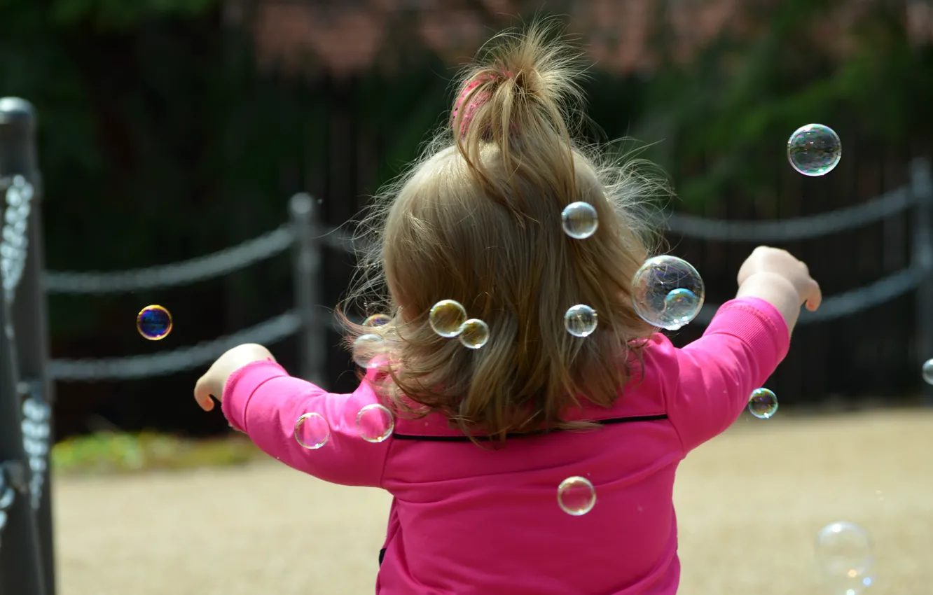 Photo wallpaper balls, children, mood, girl