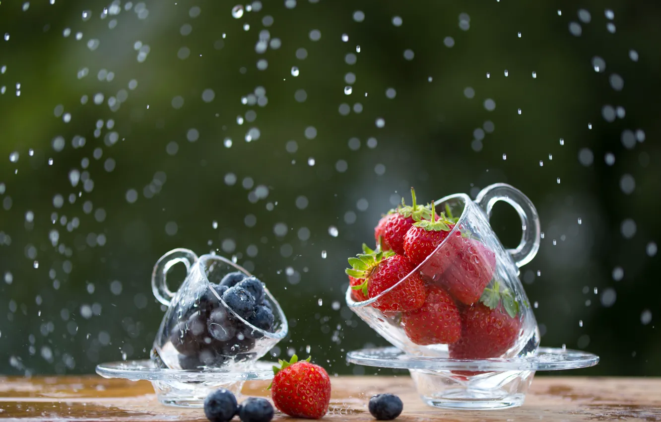 Photo wallpaper drops, freshness, rain, food, positive, morning, blueberries, strawberry